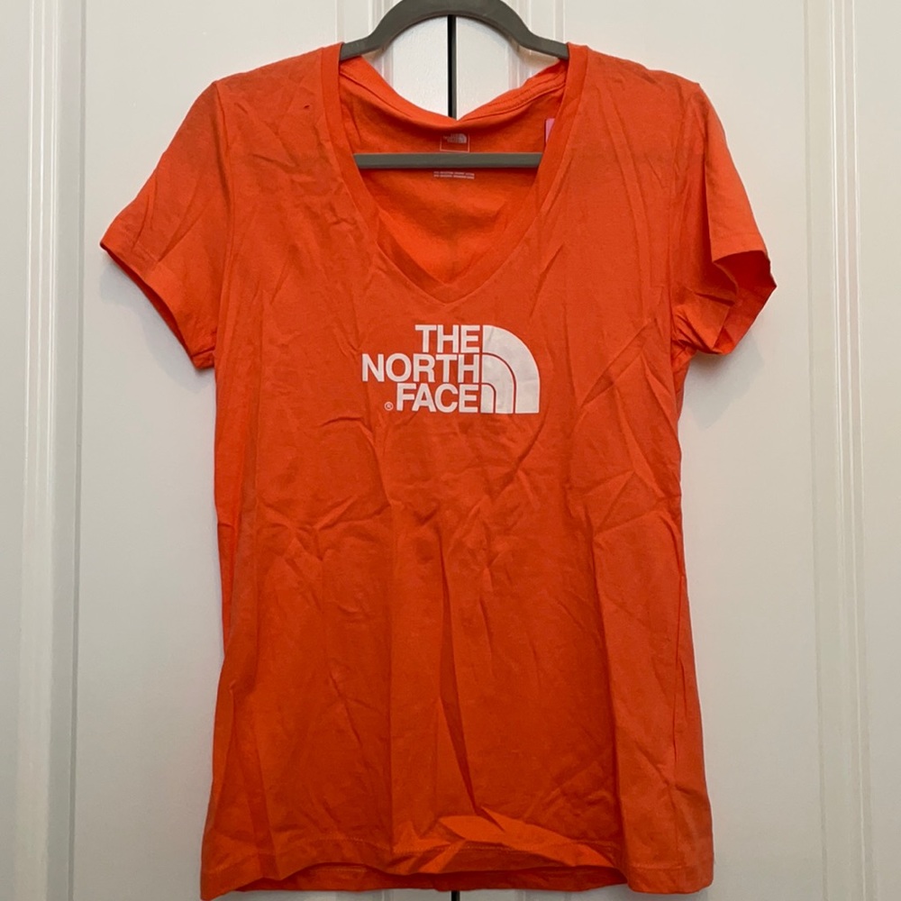 Women’s North Face shirt